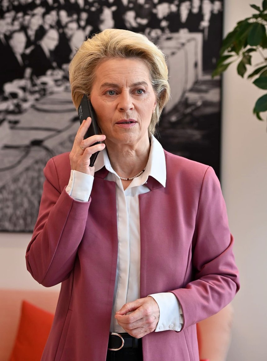 Ursula von der Leyen a discutat cu preşedintele Volodimir Zelenski: În această perioadă dificilă, l-am asigurat de solidaritatea şi sprijinul nostru