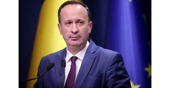 Adrian Câciu, ministrul Finanţelor: "România susţine ferm măsurile coordonate la nivel european în această criză şi este pe deplin angajată în implementarea
tuturor sancţiunilor agreate