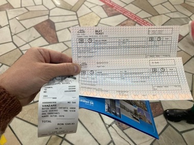 Deputatul USR Iulian Bulai reclamă că CFR nu aplică măsura anunţată de ministrul Transporturilor privind gratuitatea pentru cetăţenii ucraineni care circulă cu trenurile companiei  / Drulă afirmă că e necesară OUG