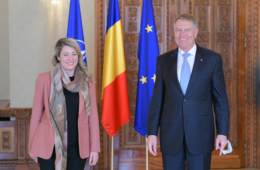 Preşedintele Klaus Iohannis a primit-o la Palatul Cotroceni pe Melanie Joly, ministrul afacerilor externe din Canada / Şeful statului a evidenţiat implicarea hotărâră şi consistentă a României în acordarea de asistenţă umanitară Ucrainei