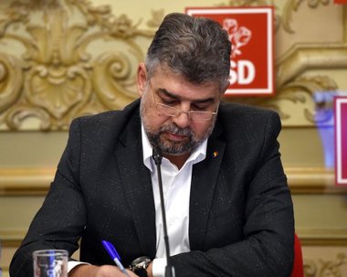 Marcel Ciolacu: Nu putem accepta preţuri crescute din pix, de la o oră la alta! Cine îşi imaginează că mai poate face asta, să ştie că se joacă cu focul chiar în benzinărie / Liderul PSD anunţă că va cere coaliţiei ”măsuri clare” pentru a se evita specula  