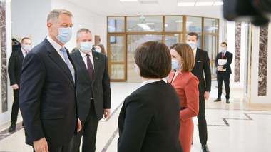 Ciucă: România va continua să acorde sprijin umanitar şi să asiste refugiaţii care trec din Ucraina prin Republica Moldova în vederea tranzitării către alte state membre UE
