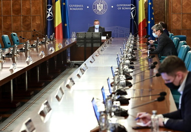 Primele rezultate ale unor sondaje care evaluează percepţia asupra miniştrilor, în discuţie la PNL - surse
