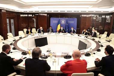 Premierul Nicolae Ciucă, întâlnire cu reprezentanţii Federaţiei Internaţionale a Societăţilor de Cruce Roşie şi Semilună Roşie - S-au convenit noi măsuri de coordonare a eforturilor de gestionare a fluxului de refugiaţi ucraineni  