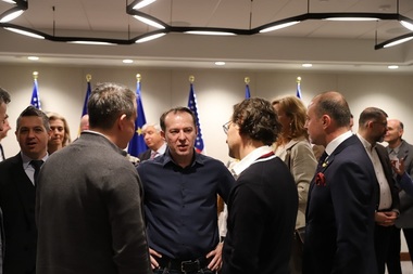 Cîţu, după întâlnirea cu membri ai comunităţii de români din SUA: Este important să dezvoltăm o relaţie puternică cu diaspora pentru transferul de know-how, prin experienţa şi prin bunele practici dobândite în afară