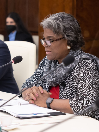 Ambasadorul SUA la ONU, Linda Thomas-Greenfield, la Bucureşti: Acesta atac brutal şi cumplit la adresa civililor, raportat în Bucea, ieri, a şocat conştiinţa întregii lumi / Vom cere suspendarea Rusiei din Consiliul ONU pentru Drepturile Omului