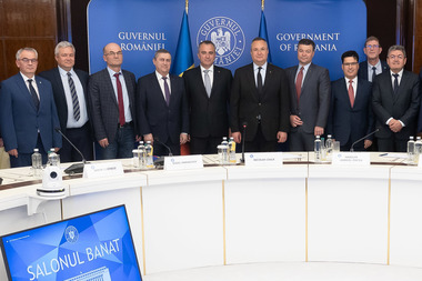 Ciucă, la o întâlnire cu rectorii din reţeaua RO European Universities: Pentru învăţământul românesc, adaptarea la piaţă este esenţială şi în mod cert investiţiile din zona de cercetare şi inovare sunt cele care pot aduce valoare adăugată
