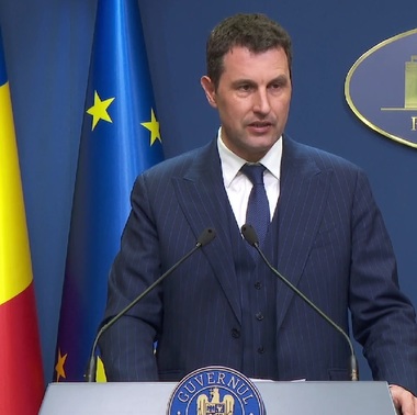 UPDATE Guvernul a adoptat o OUG prin care incendierea deşeurilor e pedepsită cu închisoare de la 3 la 5 ani / Amenzi între 10.000 şi 20.000 lei şi pentru persoanele fizice care abandonează deşeuri 
