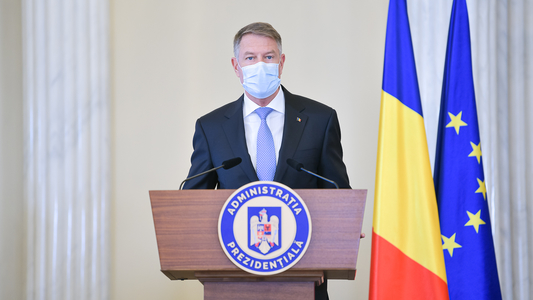 Preşedintele Klaus Iohannis a decorat mai mulţi medici cu ocazia Zilei Mondiale a Sănătăţii, pentru curajul şi solidaritatea în prima linie a luptei împotriva pandemiei: Aţi pus grija faţă de semeni mai presus chiar şi de propria viaţă - VIDEO