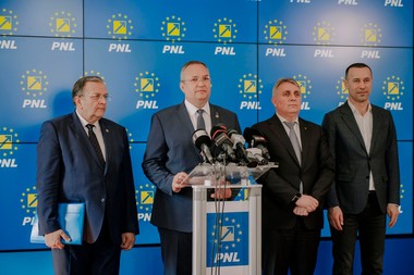 UPDATE - Congres Extraordinar la PNL: Nicolae Ciucă a propus un moment de reculegere şi i-a mulţumit lui Cîţu pentru ”ce a făcut bine pentru PNL” / Ciucă: Nu vreau să par ce nu sunt / Ce au declarat Gheorghe Flutur, Lucian Bode şi Rareş Bogdan - VIDEO