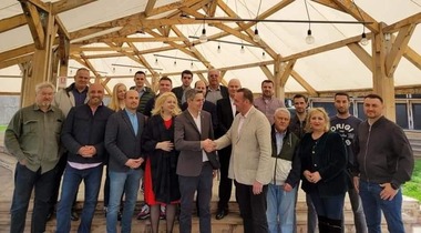 Fost preşedinte al USR Corbeanca, înscris în Forţa Dreptei
