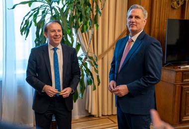 Florin Cîţu, după întâlnirea cu congresmanul Kevin McCarthy, liderul minorităţii republicane din SUA: Sancţiunile curente împotriva Rusiei funcţionează, dar sunt necesare măsuri mai dure şi oprirea comerţului cu Rusia