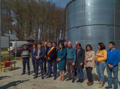 Proiect derulat prin PNDL II, inaugurat în Argeş în prezenţa a trei parlamentari: 1,9 milioane de lei plus TVA pentru un bazin pentru apă de 100 metri cubi / 60 de gospodării, racordate la sistemul de alimentare 