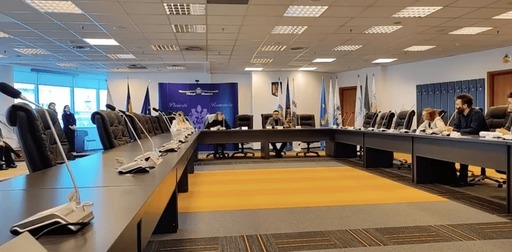 Ploieşti: Consilierii locali PNL au refuzat să participe la o şedinţă extraordinară convocată de primarul care le coleg de partid. Edilul anunţă că aleşii trebuie să se ”mobilizeze” şi anunţă că va convoca, vineri, o nouă şedinţă 