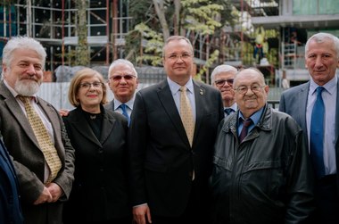 Ciucă, întâlnire cu seniorii PNL: Partidul va avea o strategie şi un plan nou de acţiune. Coaliţia aflată la guvernare e un act de responsabilitate politică şi trebuie să transmitem un mesaj clar: românii nu au nevoie de gâlceavă, românii vor soluţii