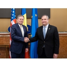 Premierul Nicolae Ciucă a discutat cu o delegaţie a senatorului american Steve Daines despre eforturile făcute de România în legătură cu refugiaţii din Ucraina