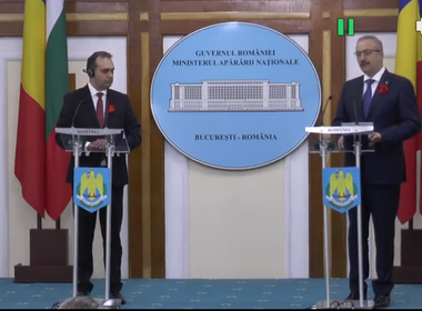 Dîncu: Am stabilit cu ministrul Apărării din Bulgaria că relaţiile dintre armatele noastre şi dintre guvernele noastre intră într-o nouă etapă / Ministrul Apărării bulgar: Suntem pregătiţi să lucrăm în exerciţii multinaţionale împreună