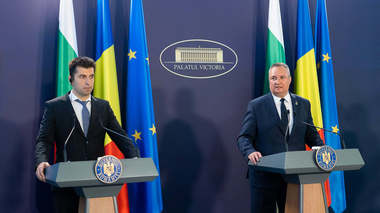 Petkov, întrebat de ce Bulgaria a recomandat părăsirea  Republicii Moldova: A fost o ridicare a riscului din punct de vedere tehnic; această decizie se revizuieşte momentan / Ciucă: Nu recomandăm cetăţenilor români să părăsească Republica Moldova 