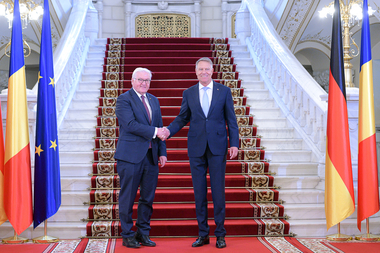 Iohannis, despre interzicerea importului de petrol rusesc: Spriijim propunerea Comisiei Europene. Guvernul lucrează la soluţii sustenabile care pot fi puse în practică într-un termen rezonabil de scurt