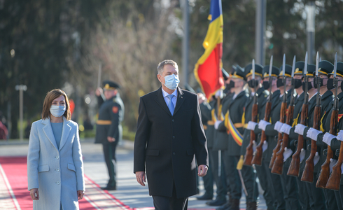Klaus Iohannis a vorbit la telefon cu Maia Sandu, despre implicaţiile conflictului din Ucraina asupra Republicii Moldova şi la nivel regional: Sprijinul financiar de 10 milioane de euro va fi operaţionalizat în perioada imediat următoare