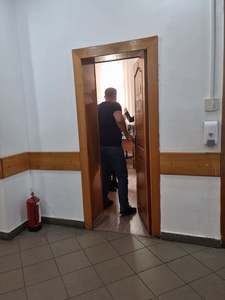 USR anunţă că a depus plângere penală după ce primarul PSD din Dăneşti, judeţul Gorj, a agresat o membră a USR care a vorbit public despre "neregulile" edilului