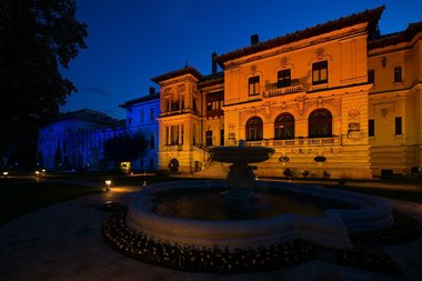 Palatul Cotroceni, iluminat în culorile drapelului ucrainean, de Ziua Europei 