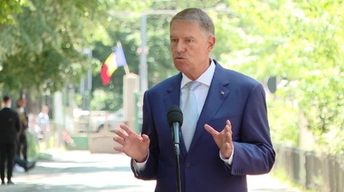 Klaus Iohannis: Cred că, după atâţia ani, e nevoie de o îmbunătăţire, o modernizare a Constituţiei. E nevoie de discuţii aşezate pentru a face statul să funcţioneze mai bine