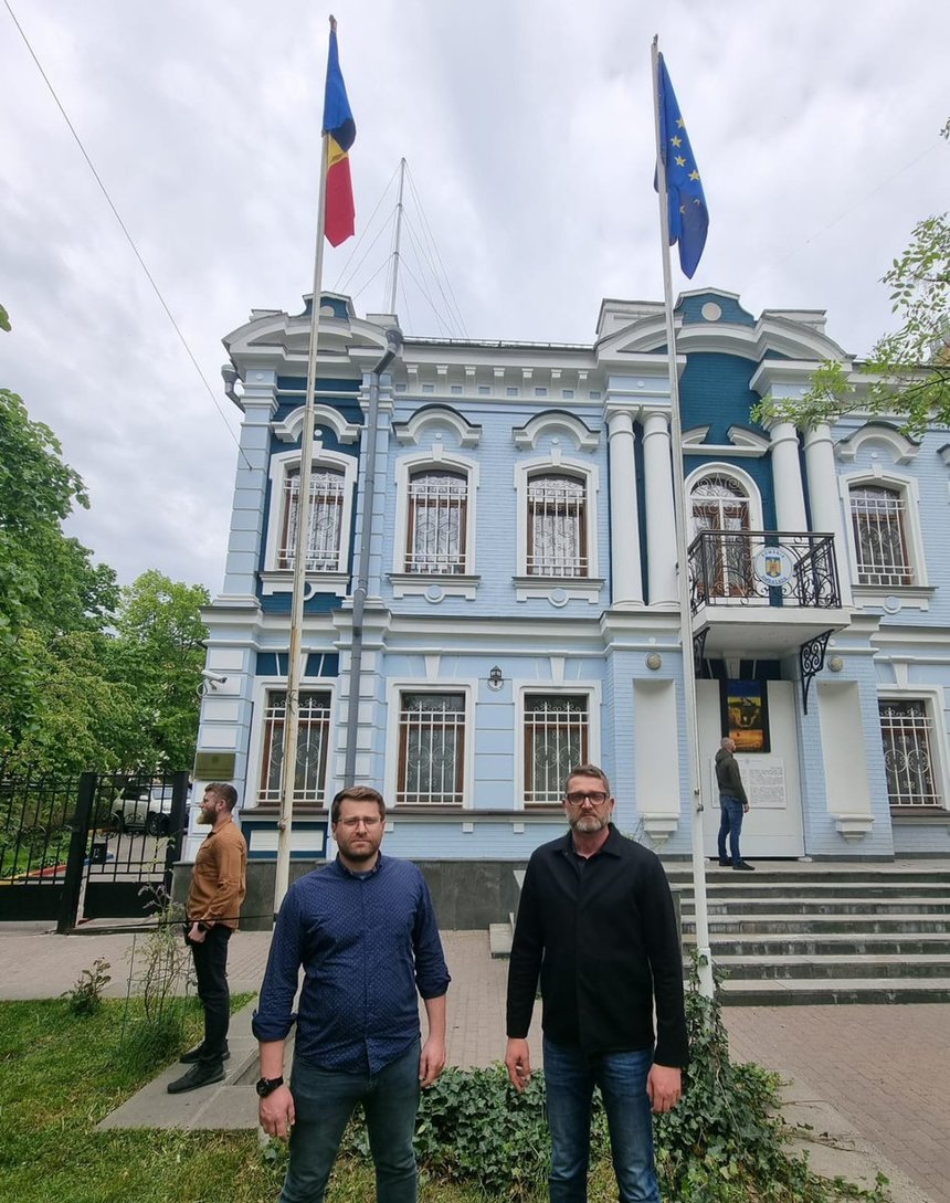 Ministrul Afacerilor Externe Bogdan Aurescu a anunţat că ambasada României la Kiev şi-a reluat activitatea