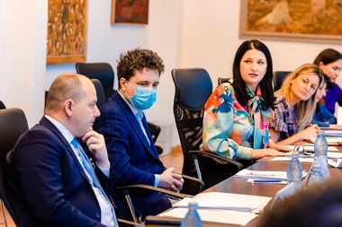 Nicuşor Dan a semnat Regulamentul pentru apelul de proiecte ”Civitas 2.0. - Sport Şcolar”, program pentru stimularea activităţilor sportive în şcoli, în afara orelor de curs / Bugetul total este de 1 milion de lei 