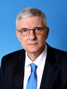 Daniel Dăianu: Guvernul nu avea cum să nu procedeze la o revedere a regimului fiscal / Disputa aceasta mare, impozitare progresivă versus cotă unică este falsă, noi nu avem cotă unică / PNRR vorbeşte că trebuie să renunţăm la exceptări