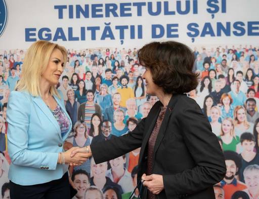 Gabriela Firea: Lucrăm la minister pentru echilibrarea ponderii femeilor în diferite structuri prin stabilirea unor cote de gen / Pregătim un pachet de beneficii fiscale pentru femeile cu mulţi copii sau trecute de 40 de ani