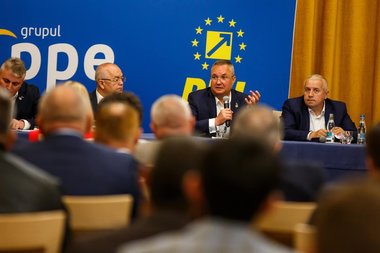 Liberalii, primele reuniuni importante după ce Nicolae Ciucă a preluat şefia formaţiunii / Conducerea partidului se întâlneşte la Poiana Braşov cu aleşii locali şi îşi alege, vineri, secretarul general, un prim-vicepreşedinte şi un vicepreşedinte