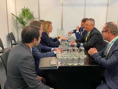 Premierul Nicolae Ciucă a invitat-o pe preşedinta Parlamentului European Roberta Metsola în România