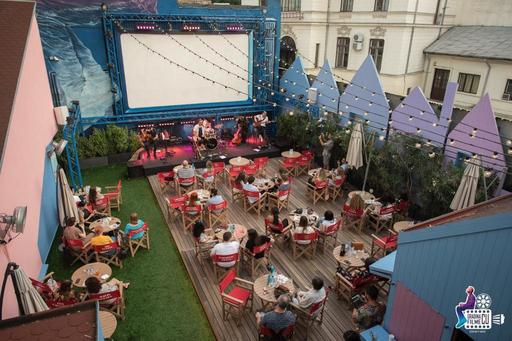 Nicuşor Dan anunţă o nouă destinaţie culturală în aer liber în Bucureşti - Grădina cu Filme, unde vor fi organizate evenimente, până în octombrie, de joi până duminică  