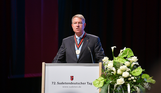 UPDATE - Klaus Iohannis, la primirea Premiului European Carol al IV-lea al Asociaţiei Germanilor Sudeţi pentru anul 2020: Suntem aici să reafirmăm cu tărie faptul că UE este unită în jurul valorilor sale fondatoare