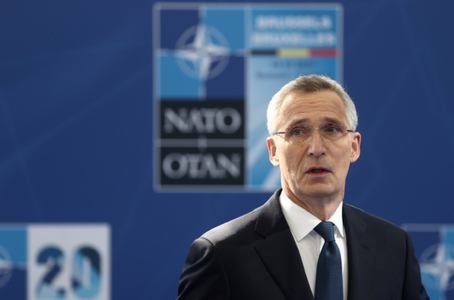 Secretarul general al NATO, Jens Stoltenberg, participă vineri la Summit-ul B9, găzduit de preşedintele României Klaus Iohannis la Palatul Cotroceni