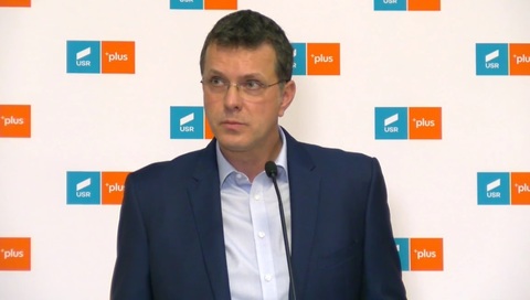 Deputaţii Oana Ozmen şi Andrei Lupu au fost excluşi din grupul parlamentar USR