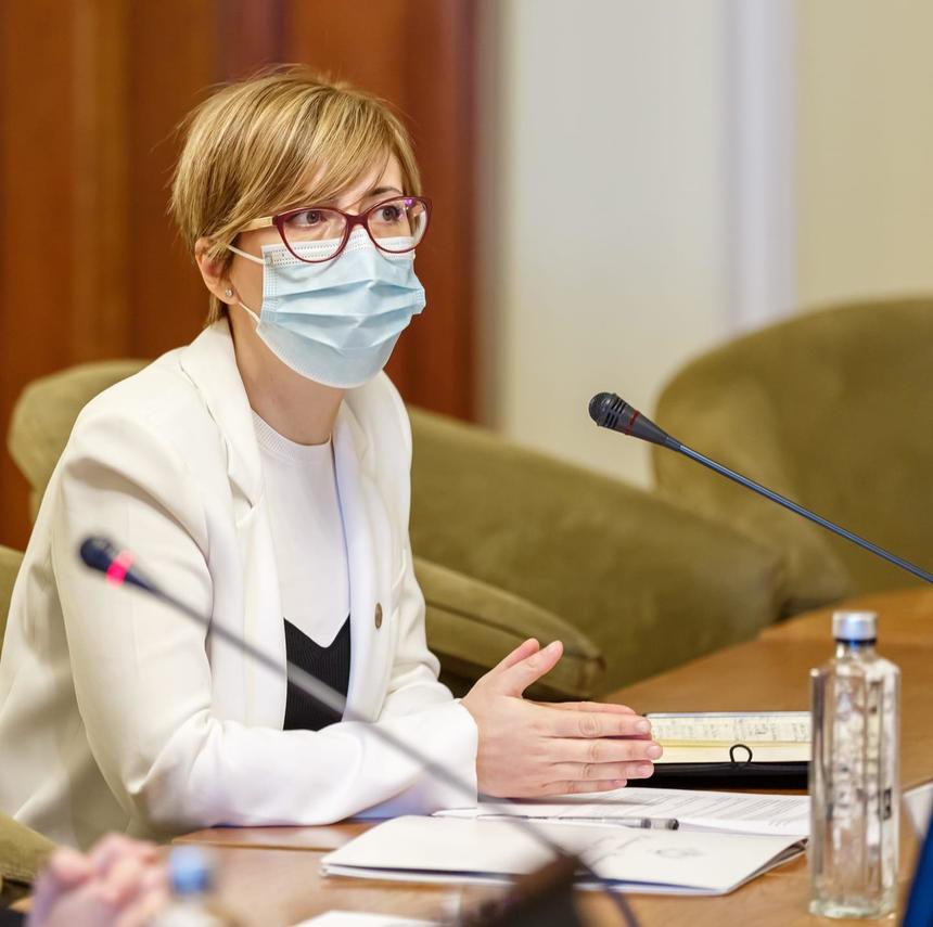 Monica Berescu îşi anunţă demisia din Biroul Naţional al USR: Este greşit pentru organizaţie şi pentru viitorul ei politic să încurajezi parlamentarii să plece 

  