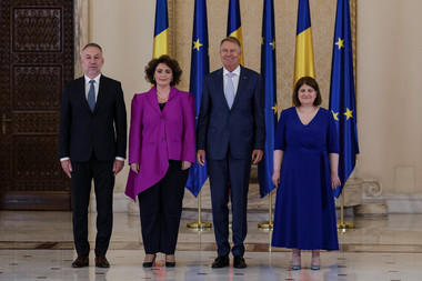 Iohannis, la depunerea jurământului de către trei noi judecători ai CCR: Este o muncă de mare răspundere şi sunt convins că o veţi duce cu succes la un bun sfârşit/ Să vegheaţi la respectarea Constituţiei şi să fiţi un factor de echilibru în societate - VIDEO