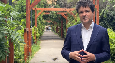 Nicuşor Dan, în Parcul Cişmigiu, pentru a verifica lucrările de refacere a celor 30 de pergole / Alte investiţii în parc 