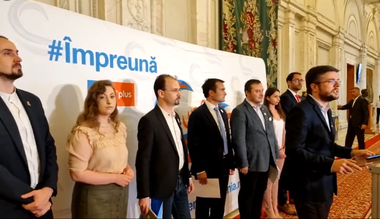 Echipa Curaj şi-a prezentat candidaţii în cursa pentru candidatul la şefia USR. Mihai Poliţeanu: În momentul acesta, în USR avem de ales între rangă şi democraţie / Allen Coliban: Echipa care a construit USR în ultimii cinci ani trebuie schimbată - VIDEO