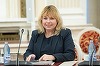 Anca Dragu (USR): Dacă pui impozit pe cifra de afaceri, este o imensă tâmpenie. Firmele ce ar putea face? Ar putea să crească preţurile, ar putea opri orice investiţie sau ar putea să reducă costurile, prin reducerea forţei de muncă 