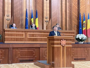 Mesajul grupului PNL, în şedinţa comună a Parlamentelor, de la Chişinău: Republica Moldova şi România trebuie să fie împreună în Uniunea Europeană şi ne vom asigura că aşa va fi! 