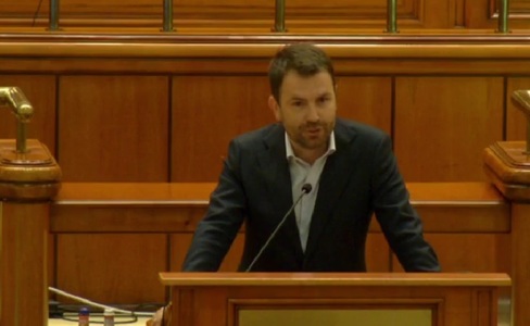 Cătălin Drulă, către Sorin Cîmpeanu: Sunteţi în subordinea unui plagiator şi sunteţi ministrul Educaţiei al unei coaliţii socialiste cu epoleţi
