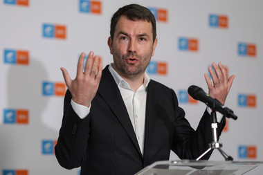 Drulă, despre plecările din partid: Şi informaţiile mele sunt în zona asta, că sunt 11 parlamentari / S-au gândit să facă asta pe etape, nu pleacă toţi deodată. Aici nu prea e ok, vor să dea impresia că USR se sparge