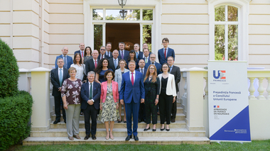 Preşedinte Klaus Iohannis a discutat cu ambasadorii statelor membre UE despre cererile de aderare la Uniune ale Ucrainei, Republicii Moldova şi Georgiei