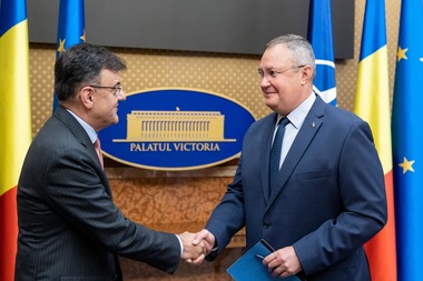 Premierul Ciucă, după întâlnirea cu vicepreşedintele Google, Karan Bhatia: Digitalizarea este cheia reducerii birocraţiei şi va facilita tranziţia României către o economie mai sigură, dinamică şi bazată pe date