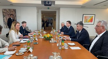 Ciolacu: Îi mulţumesc preşedintei Parlamentului European, Roberta Metsola, pentru sprijinul oferit României în vederea aderării la spaţiul Schengen