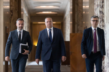 Premierul Ciucă, despre decizia privind compensarea preţului la combustibili: A fost luată cu precauţie, nu putem pune în pericol stabilitatea ţării / El atrage atenţia asupra comunicării, care poate duce la aşteptări din partea populaţiei - SURSE