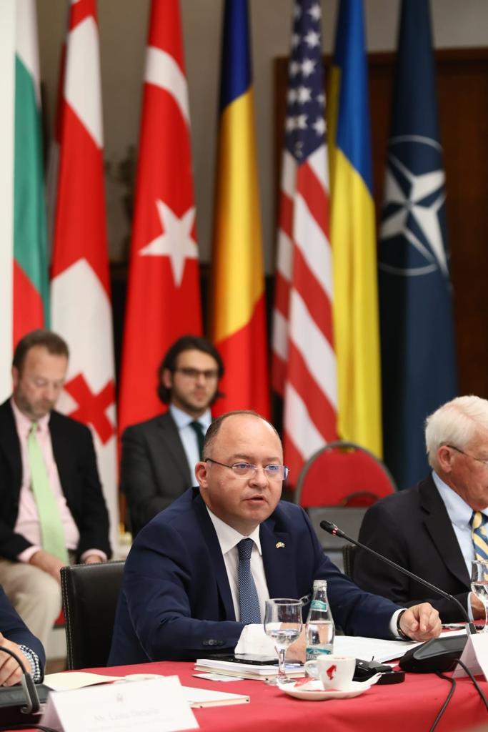 Aurescu a deschis lucrările reuniunii "Black Sea Security Summit", organizată de Comisia Helsinki /Comisia Congresului SUA pentru Securitate şi Cooperare în Europa/ El a moderat a doua sesiune, vizând relevanţa Mării Negre pentru securitatea euroatlantică